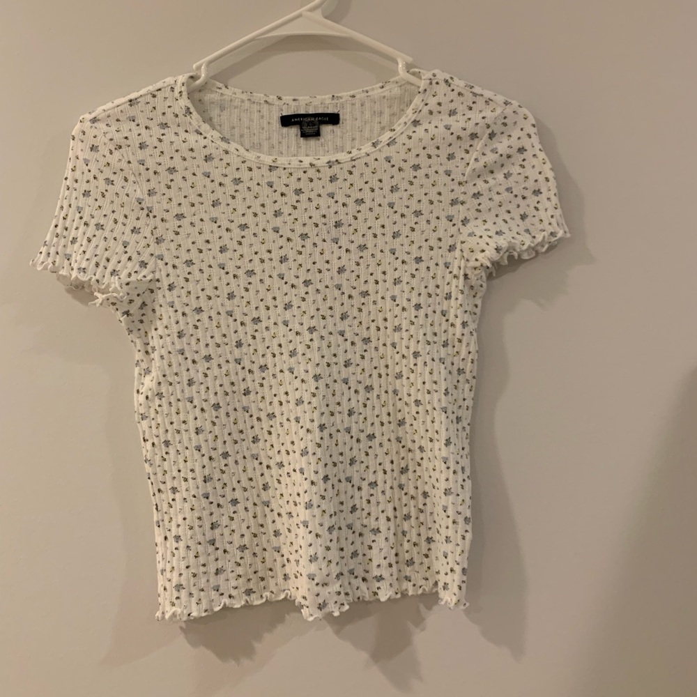 American Eagle Floral shirt with lettuce edges